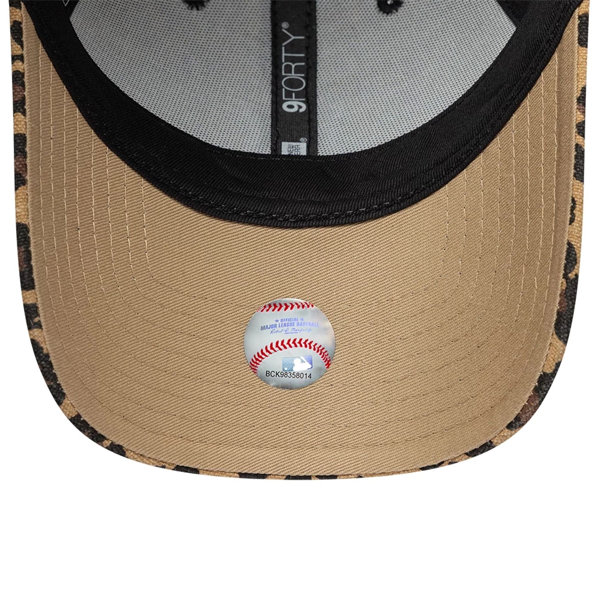 Womens New York Yankees MLB Leopard Black 9FORTY Adjustable Cap