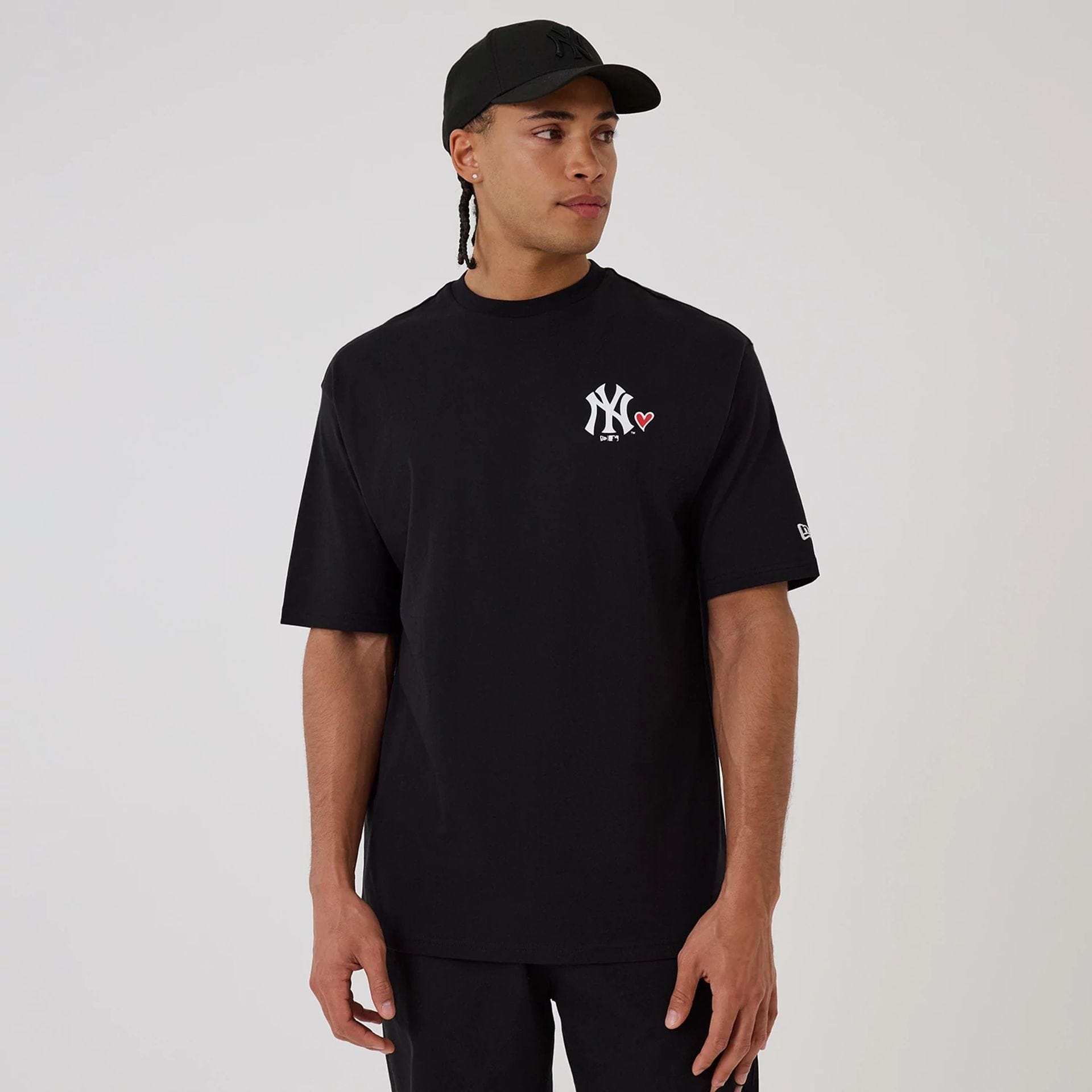 New York Yankees MLB Heart Graphic Black T-Shirt
